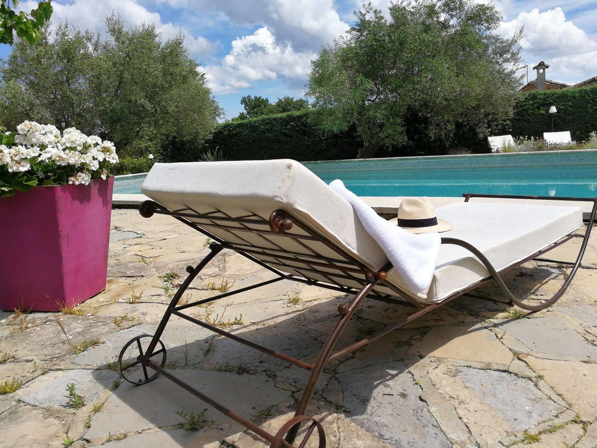 La Bastide Des Muriers Deaux Luaran gambar