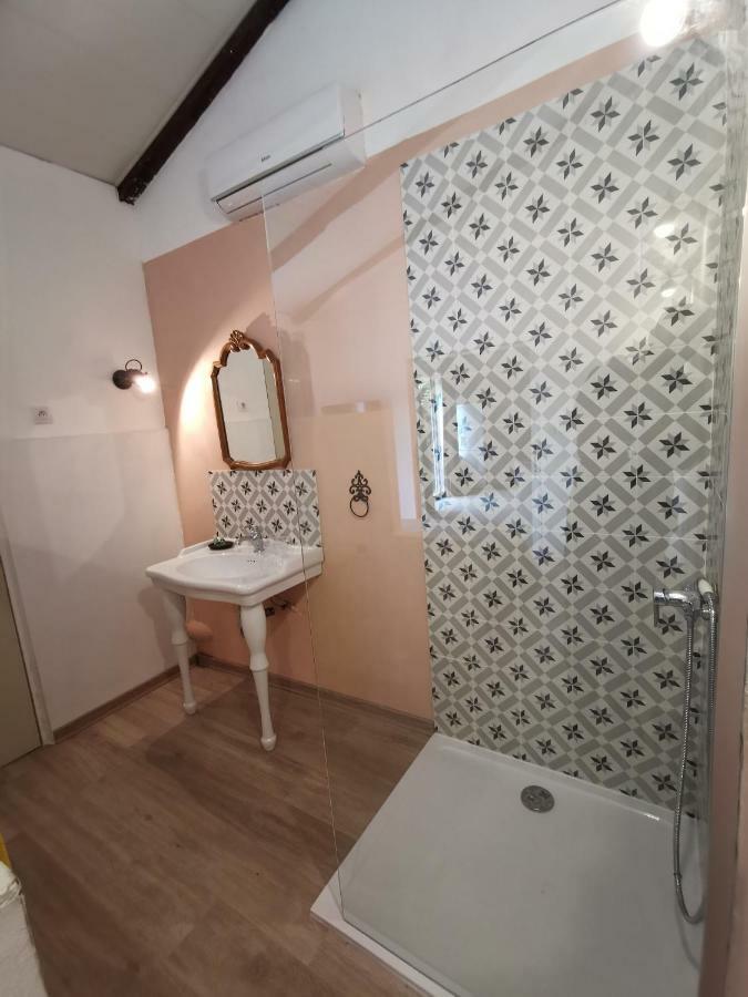 La Bastide Des Muriers Deaux Luaran gambar
